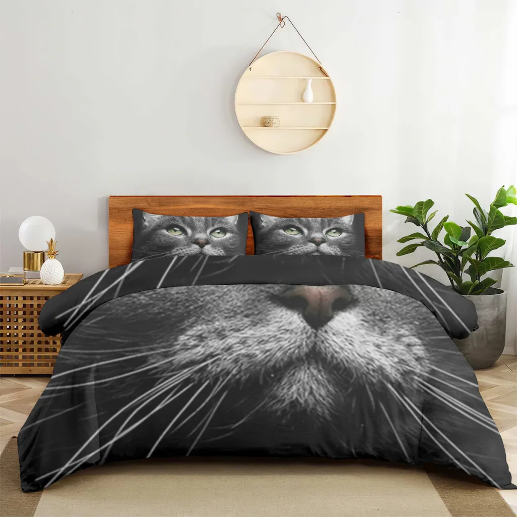 

Детский комплект постельного белья из трех предметов с забавными изображениями кота из мультфильма