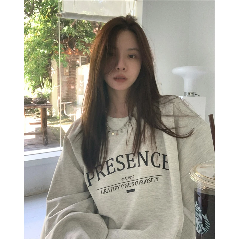 

Женская одежда серая толстовка с буквенным принтом с круглым вырезом корейская мода для отдыха зима новый тонкий пуловер с длинным рукавом Топы