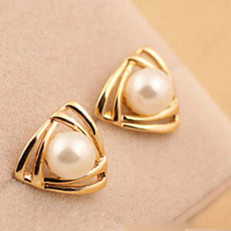 

Women Simple Jewelry Creative Triangle Pearl Stud Earrings Birthday Gift