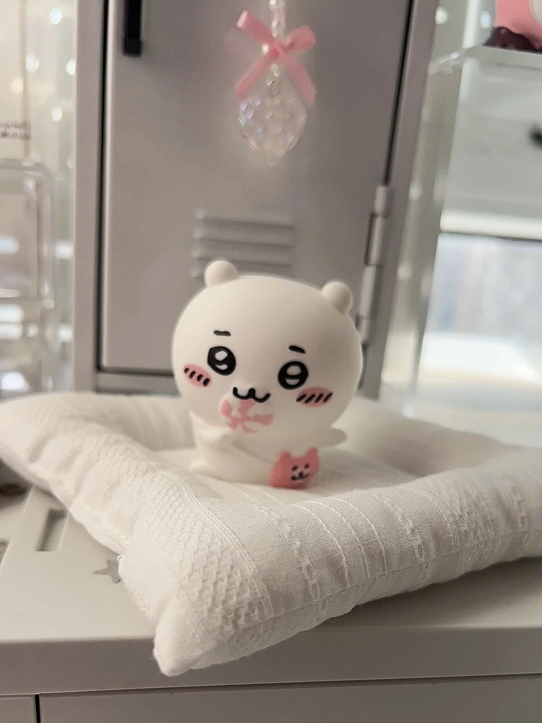 Фото Японская серия мультфильмов Chiikawa Rakko Friends: милые фигурки для украшения автомобиля, настольные украшения Shisa Hachiware, подарки для девочек, игрушки в стиле каваи. №5