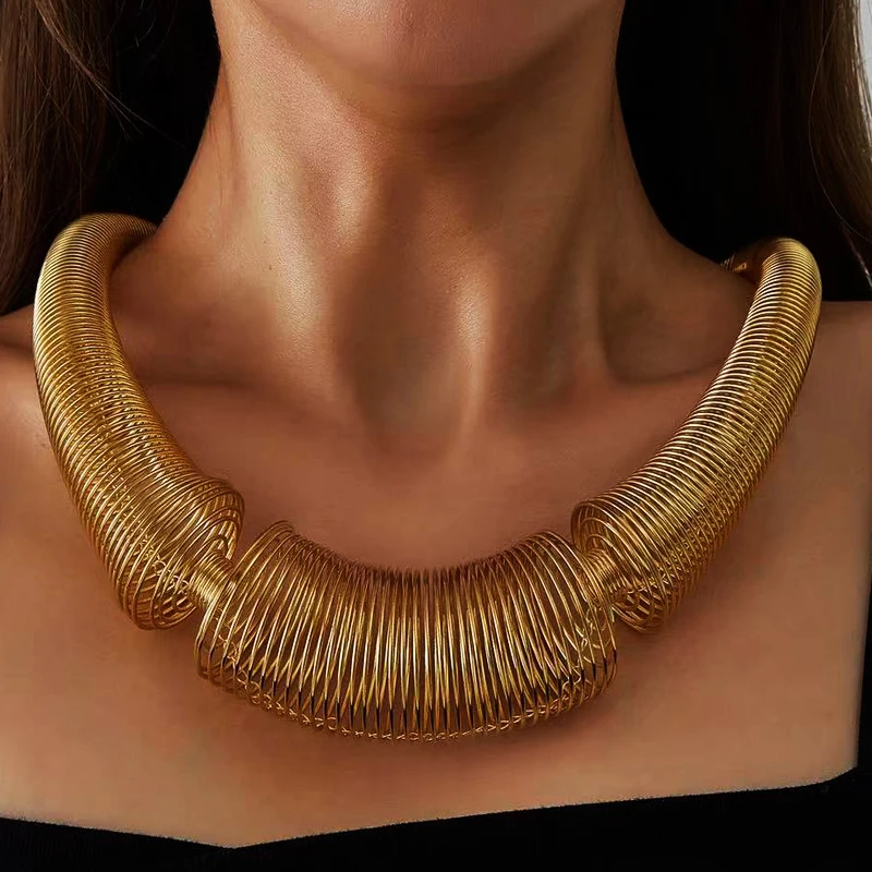 

Vintage Spring Necklace For Women Metal Thick Chain Collar Neck Jewelry Female Clavicle Chain Jewelry Wholesale