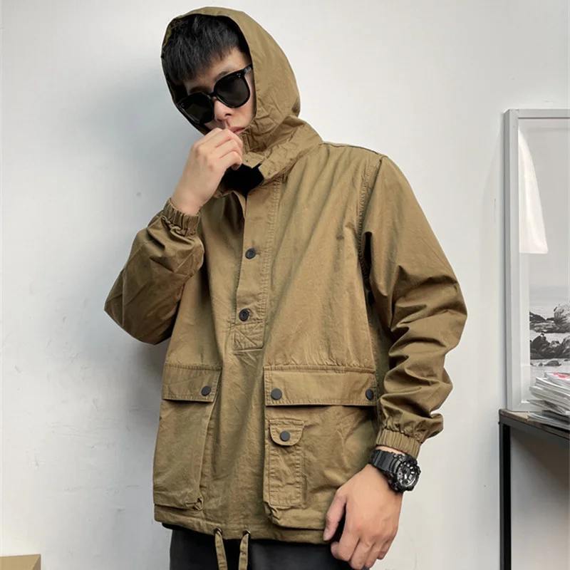 

Ветровка с капюшоном для активного отдыха