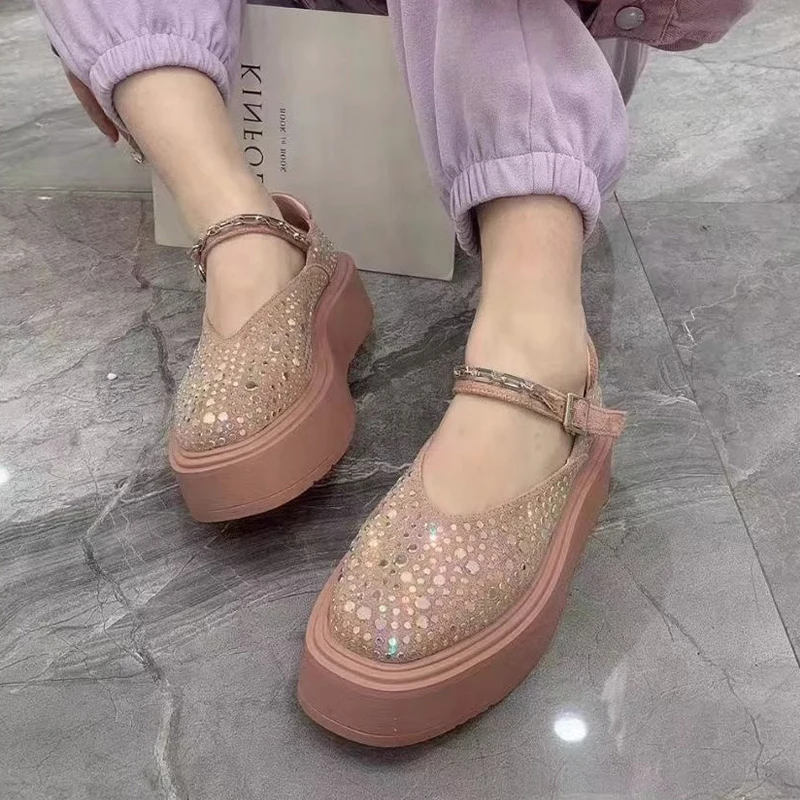 

Босоножки женские на платформе, дизайнерские сандалии на плоской подошве, с кристаллами, с пряжкой и цепочкой, повседневная спортивная обувь на толстой подошве, лето 2023