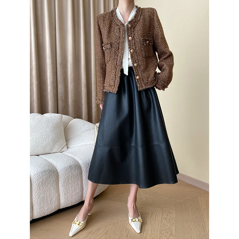 Рисунок 6 - Офисное короткое пальто бело-зеленое