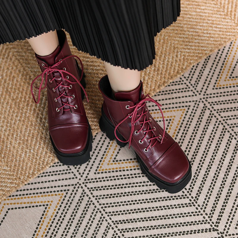 Ботинки двухрядные на высокой платформе металлическая пряжка квадратный носок