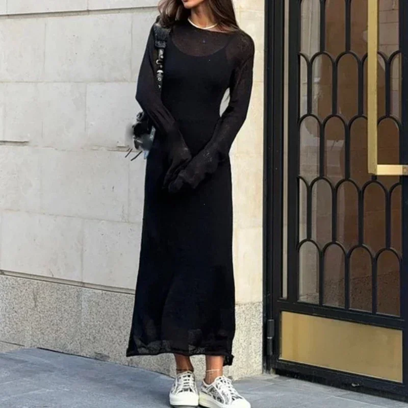 Женское платье-свитер с круглым вырезом