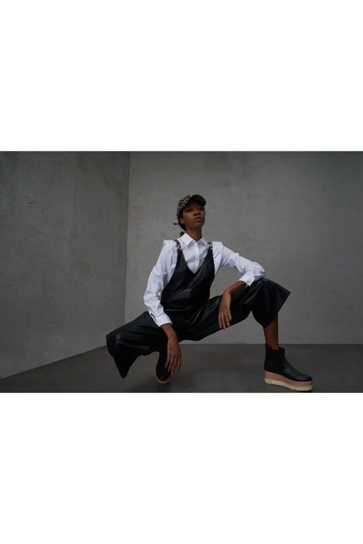 

Women's Overalls - Leather Leopard Detailed Jumpsuit Hot Style Quality Fabric Sleeveless Baggy Trousers Casual Jumpsuit