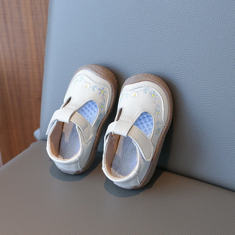 Противоскользящая детская повседневная обувь из искусственной кожи с цветочным