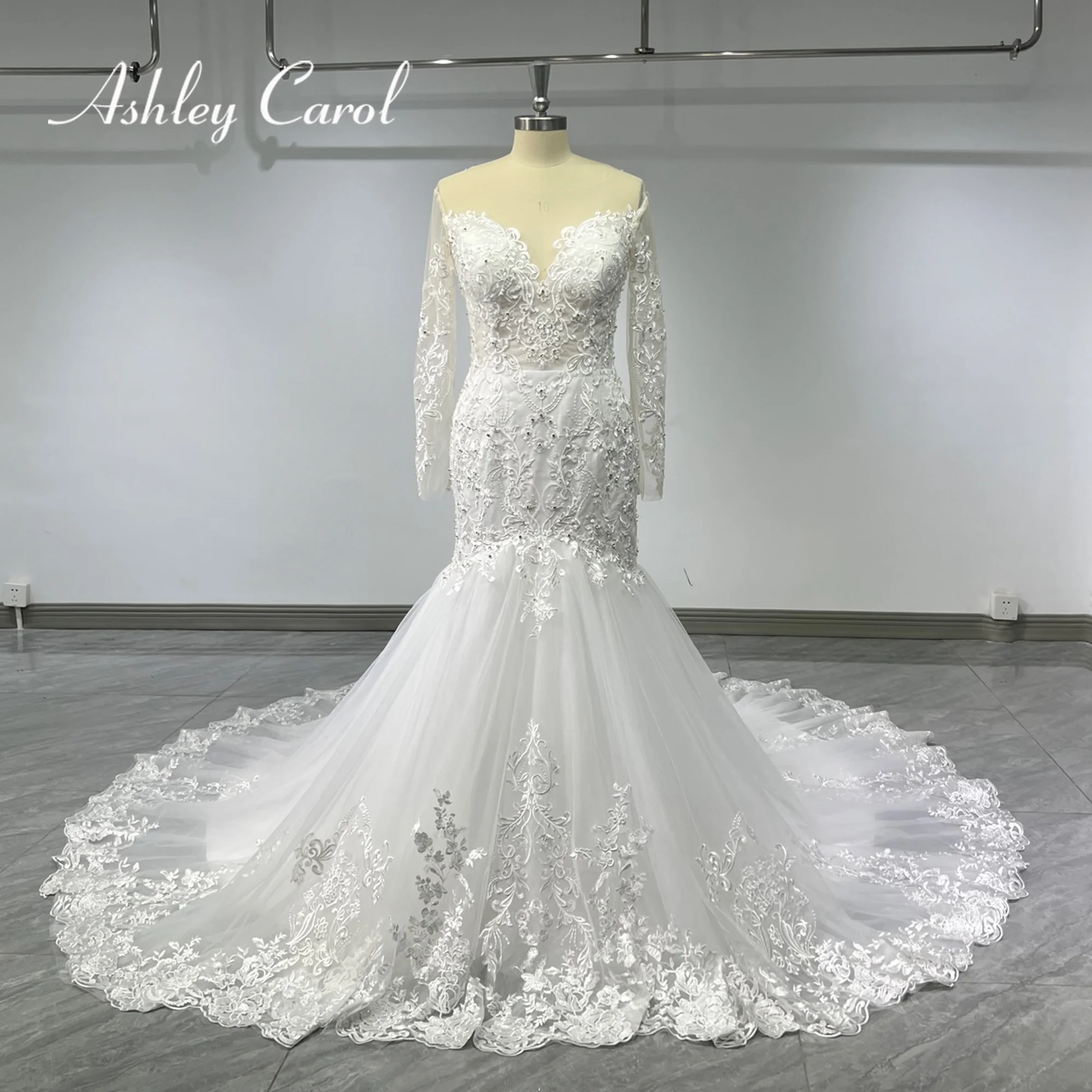 

Женское свадебное платье с длинными рукавами и аппликацией Эшли Карол, 2023