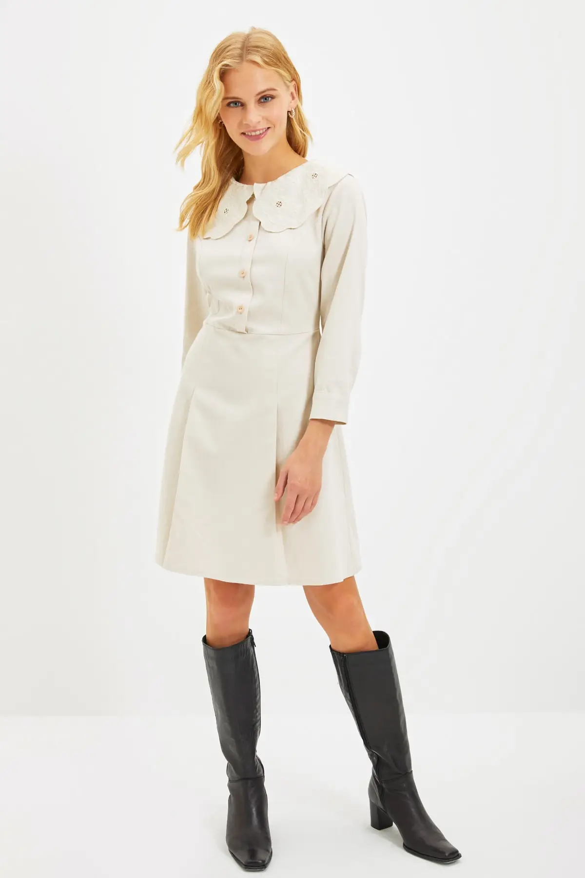 

Trendyol Collar Detail Dress TWOAW22EL0534