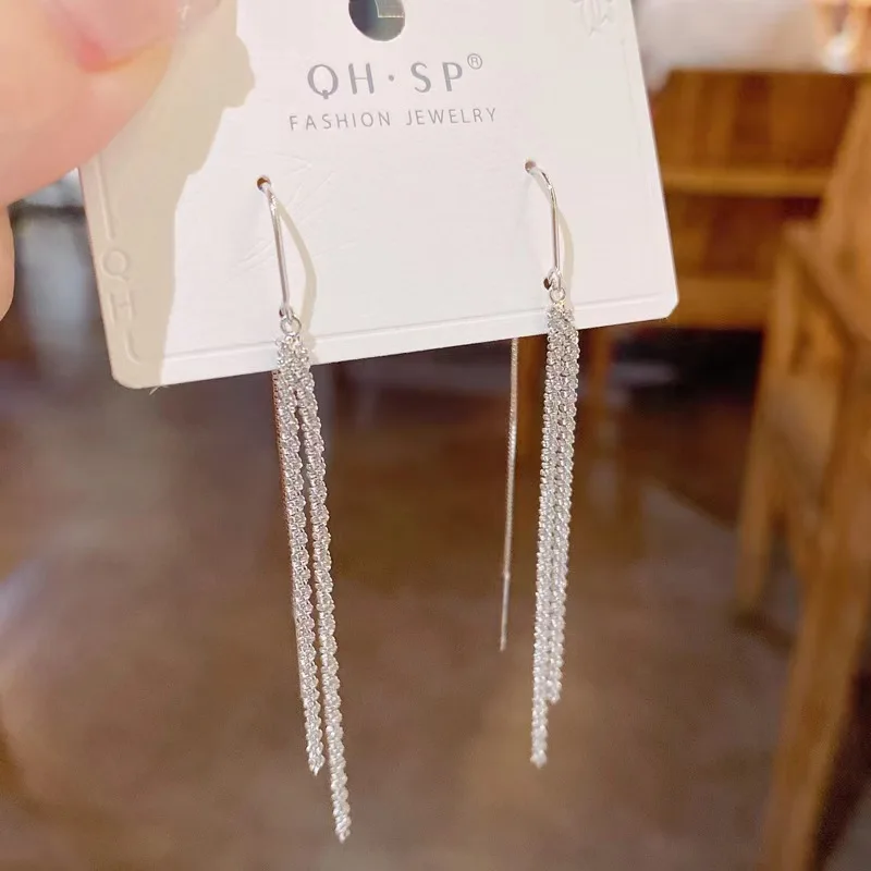 Женские серьги-гвоздики из серебра 925 пробы с длинной кисточкой