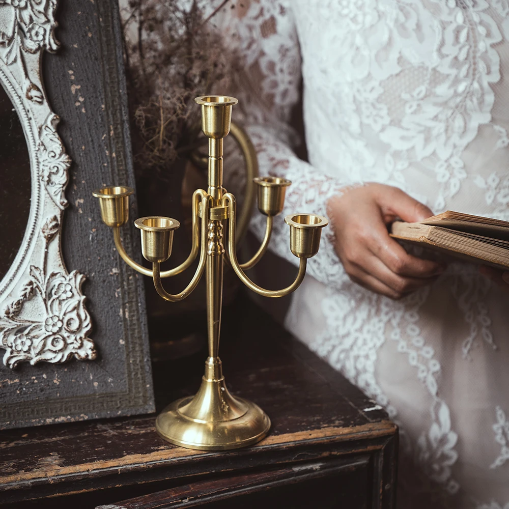 

Gold Pillar Candle Holder Set Brass Metal Rustic Candle Holders Elegant Simple Portavelas Home Decoration 50