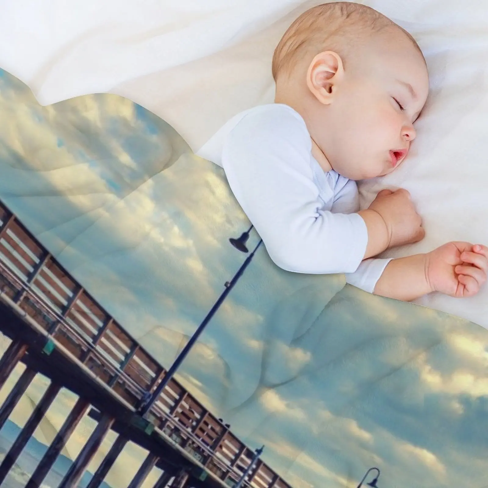 Просто блуждающее фото Cayucos Pier с Morro Bay в фоне. Одеяло детское для зимы. Одеяла сна.