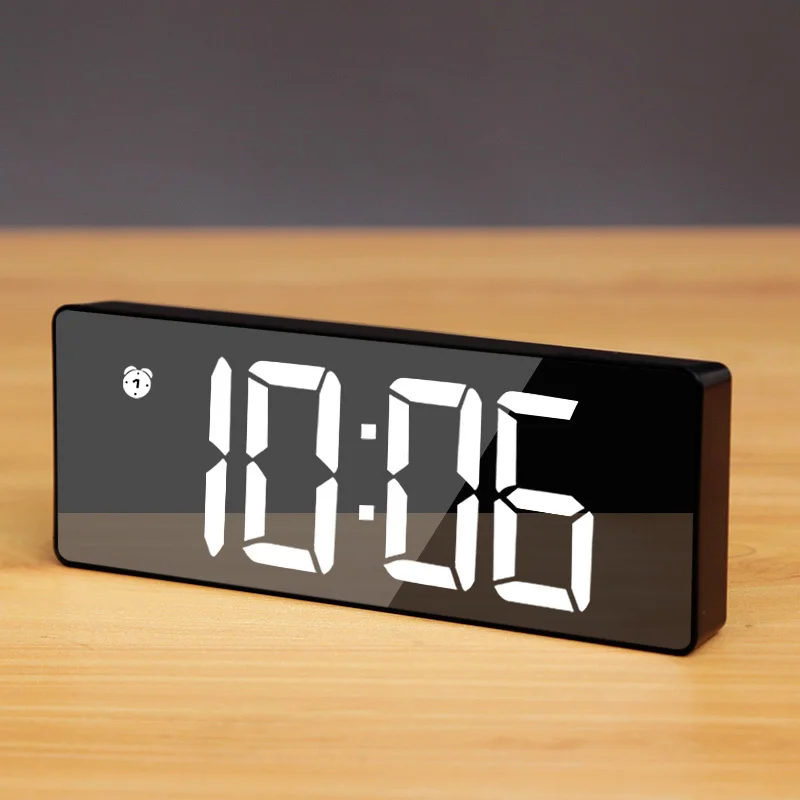 

Electronic small alarm clock for students children's alarm clock mute digital desktop clock intelligent luminous NEW