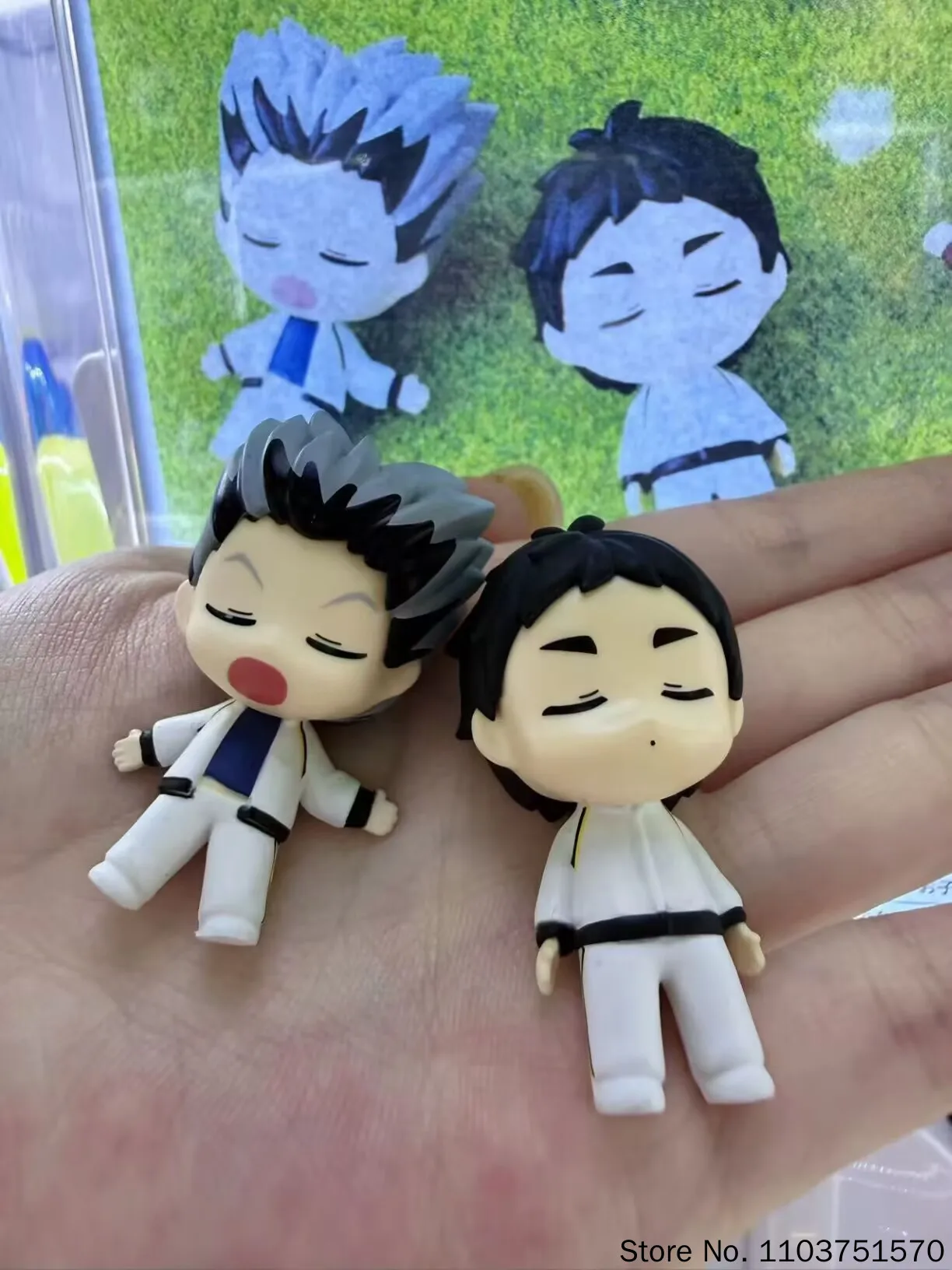 Фото Коллекционная мини-фигурка Bandai Namco Gashapon Haikyuu: Спящие персонажи, том 2, 4-5 см (Мия Ацуму, Мия Осаму, Бокуто Коутаро, Акаши) №5