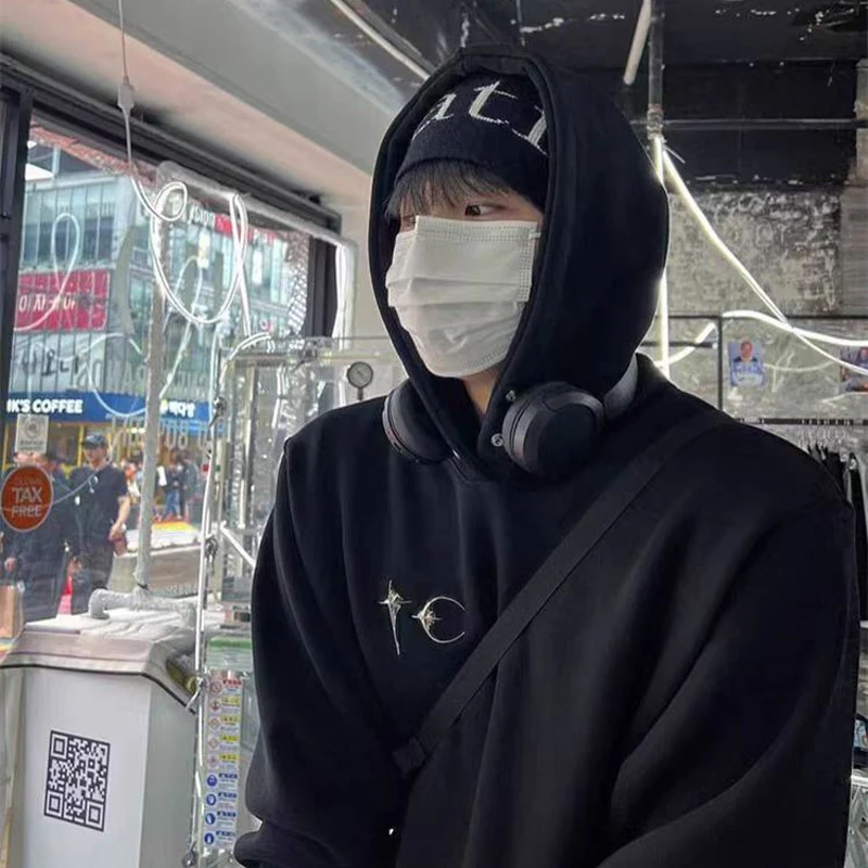 Худи с металлическим логотипом и звездами луной свободного покроя