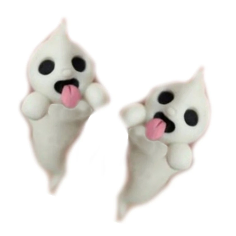 Стильные серебристые серьги-пусеты Призраки дополняют стильные наряды