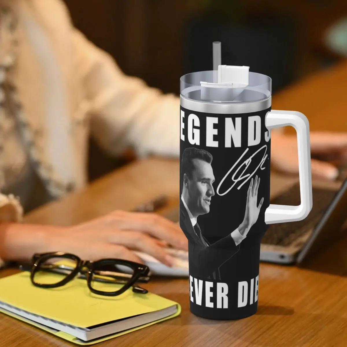 Charlie Kirk Tumbler Legends Never Die Бутылка для холодной и горячей воды Сохранение тепла Термочашки из нержавеющей стали Чашки для вождения Чашка (art.: 3920d1dc166dc) - 3920d1dc166dc