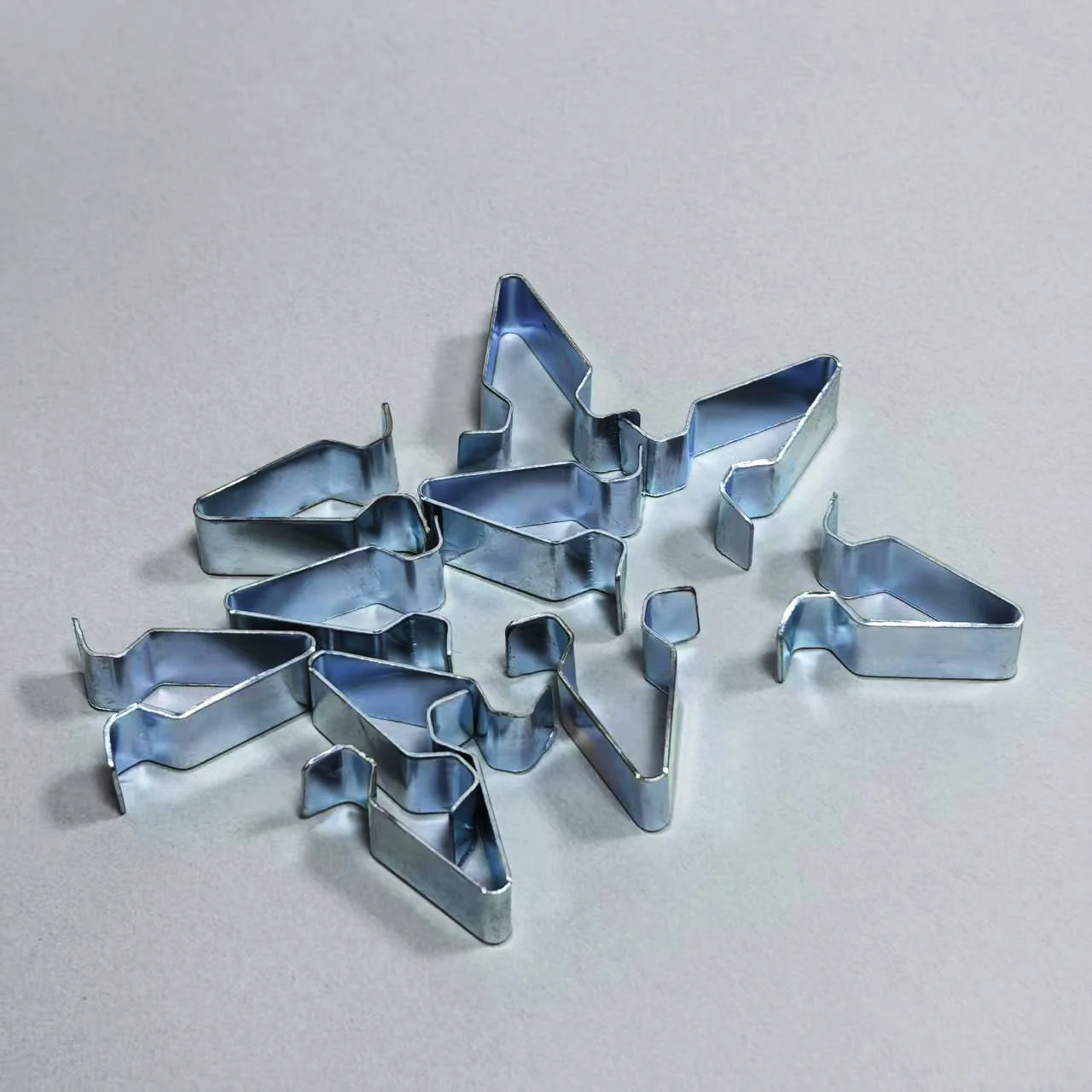 

10 шт. для Audi A6L Q5 Q7 Q3 C6 A4L A3 A8L A5 педаль на порог багажника, полоса давления, железная пряжка, зажим