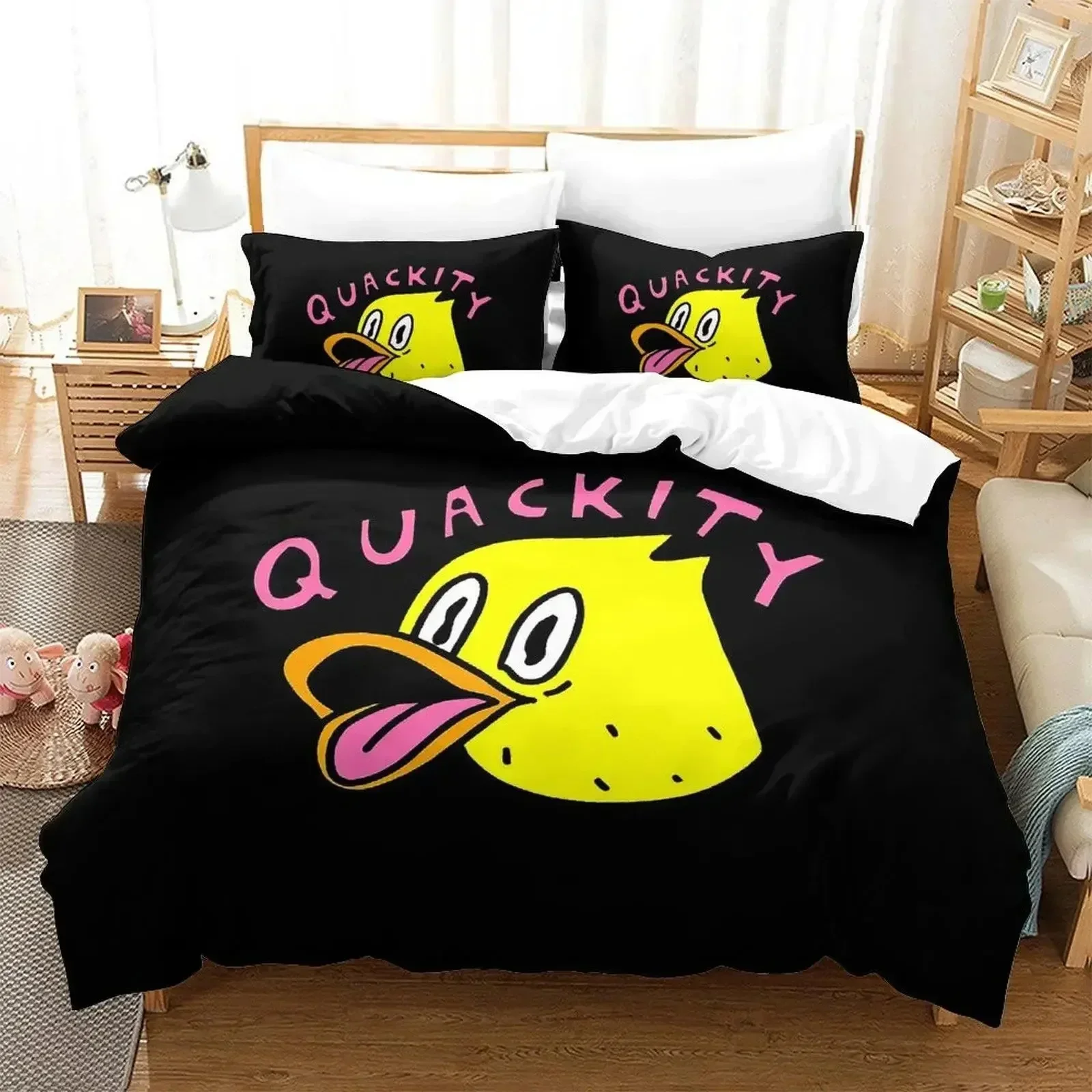 Фото Комплект постельного белья с принтом «Аниме Quackity Duck» для взрослых: пододеяльник, наволочки, простыня, покрывало. Размеры: Full, Queen, King. №3