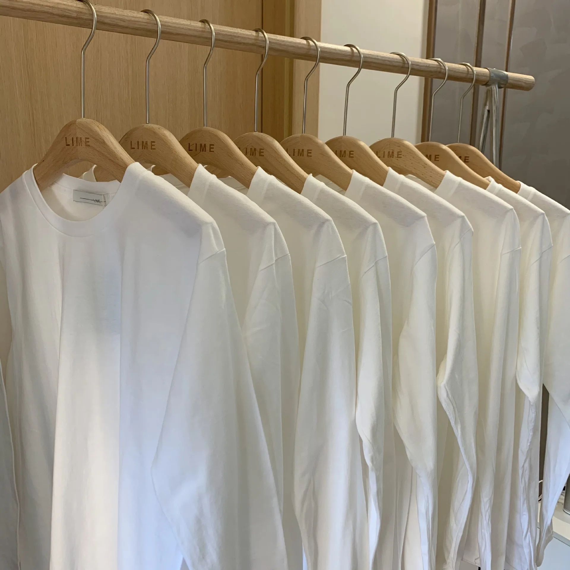 

2022 New women Casual T-Shirt O-Neck Solid Color Male T-Shirts Slim Fit Cotton Long Sleeve T Shirt Unisex tops & tees