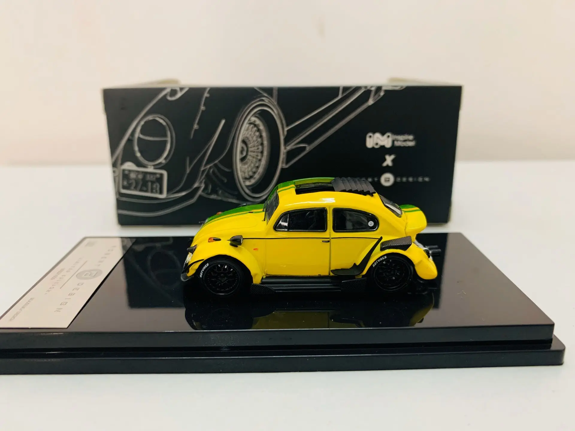 

IM Inspire Model RWB Robert Design X Yellow/Green 1:64 Scale Die-Cast Car