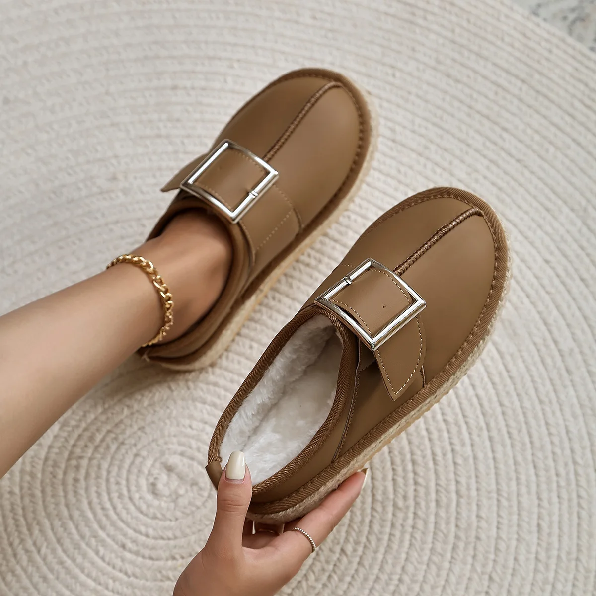 

Slip On Shoes For Women Autumn Female Footwear Loafers Fur Round Toe Clogs Platform Slip-on New Fall Winter Dress Big Size