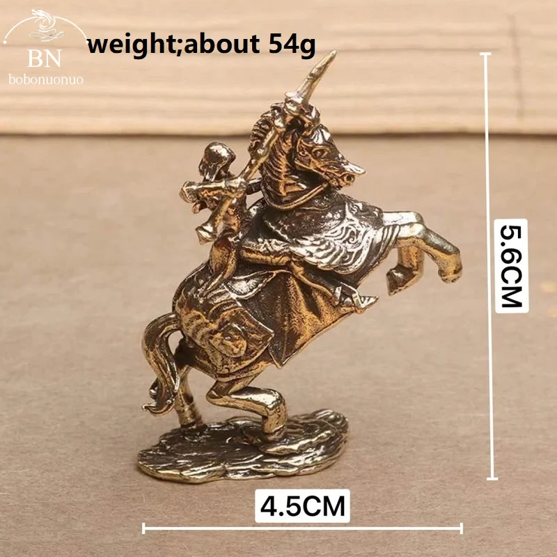 

Миниатюра рыцаря из меди