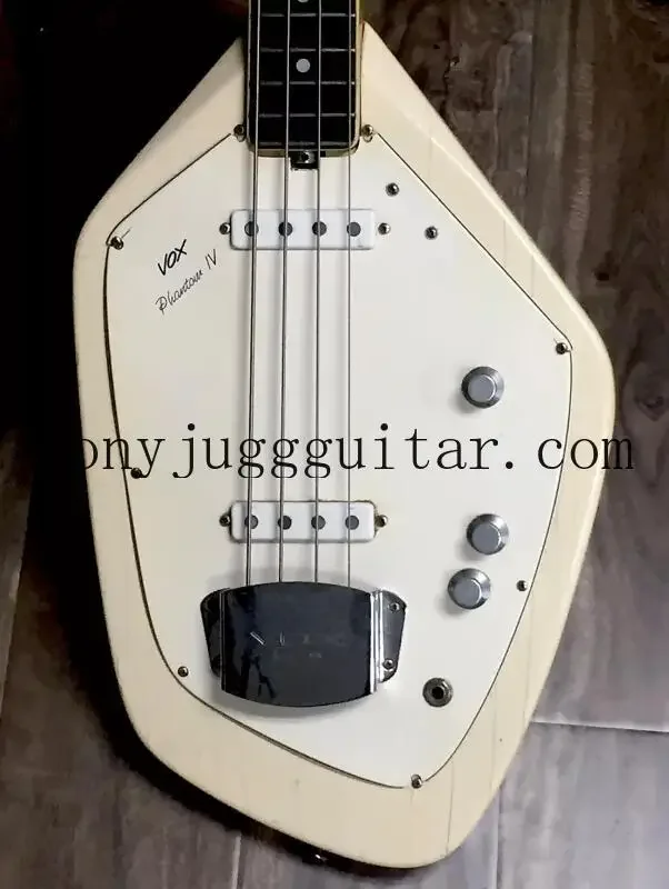 

Rhxflame 4 Strings 60s Vox Phantom IV Cream Electric Bass Guitar Solid Body, Maple Neck, Rosewood Fretboard, White Pickguard