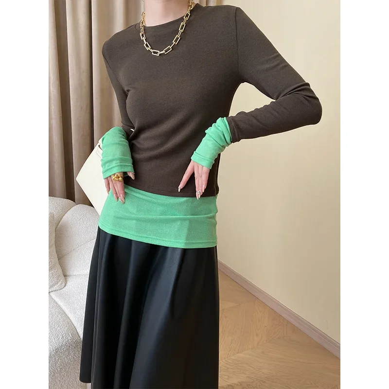 

Стильная поддельная облегающая футболка из двух частей в контрастном французском стиле на плечо нижняя рубашка нишевый дизайн женский топ