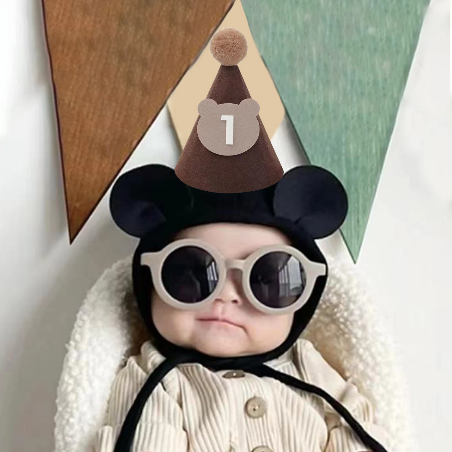 Шапка для дня рождения с медведем