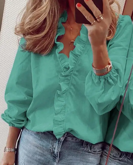 Рисунок 3 - Женская Однотонная рубашка с оборками по краям