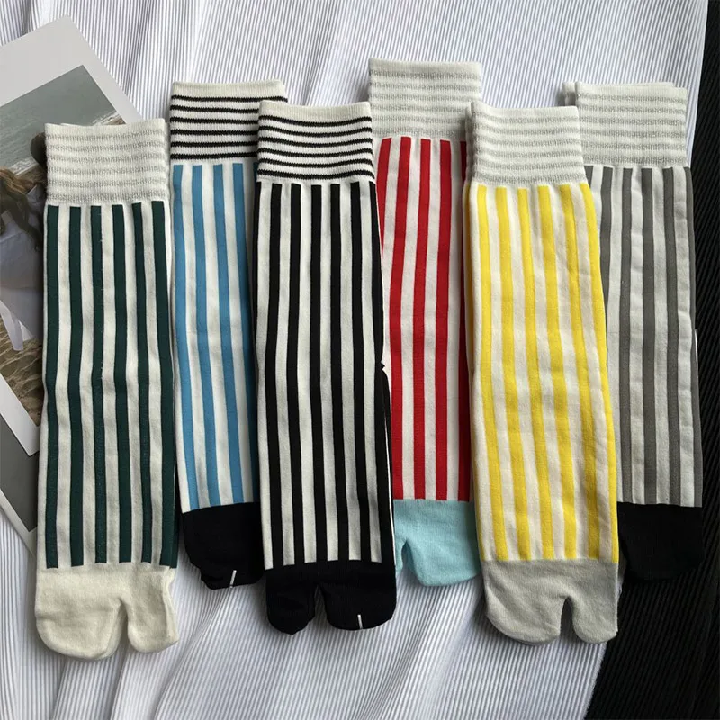 

Striped Split Toe Socks Retro Fashion Women's Sock Harajuku Japanese Middle Tube Two-Toed Sports Socks