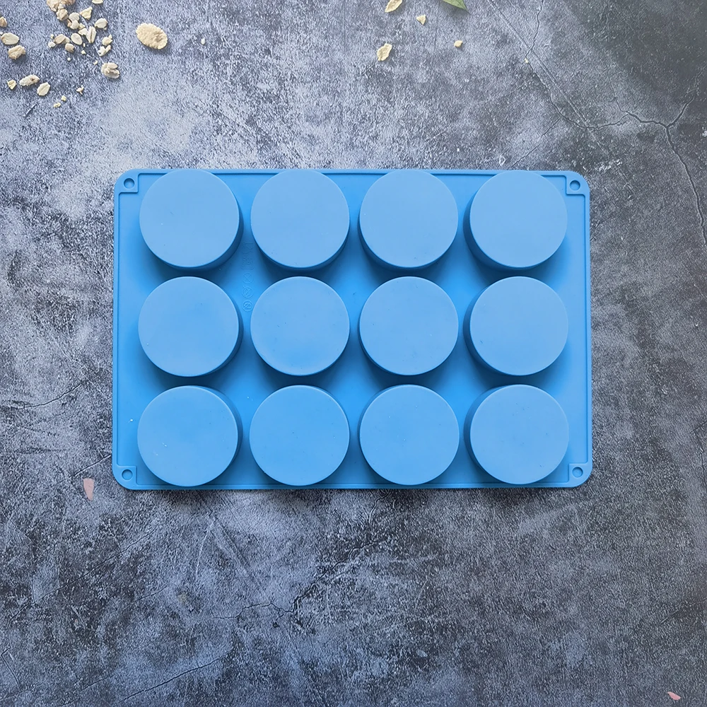 

Силиконовая форма для выпечки 12 отверстий