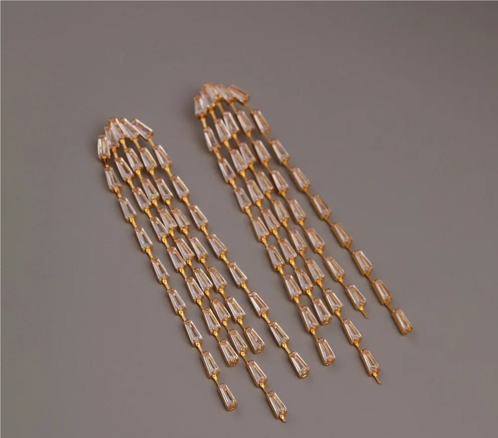 

New 2022 Original Design High Color Plated 18K Gold Long Tassel Hand-inlaid Super Flash Square Diamond Stud