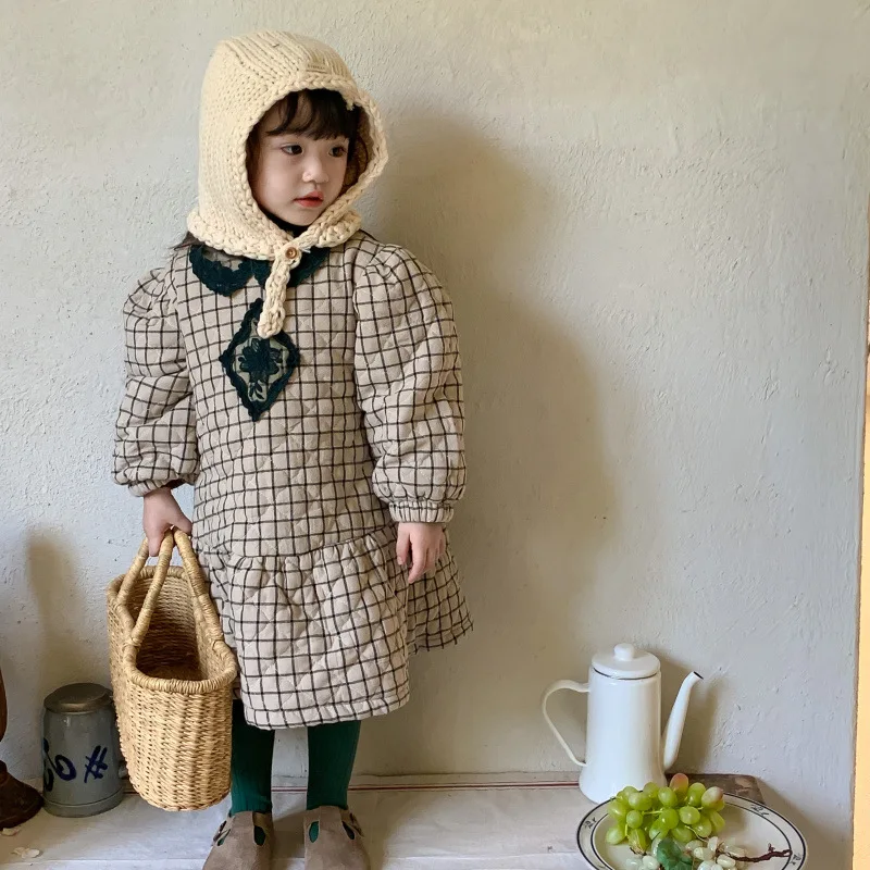 

2022 Winter Girls Antique Plaid Embroidery Dress Cotton Padded Clothes for Girls Kids Clothing Vintage Warm Keep Long Coat
