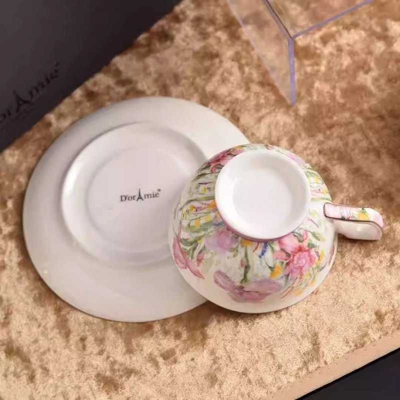 Кофейный набор из костяного фарфора в стиле камелии британский фарфоровый