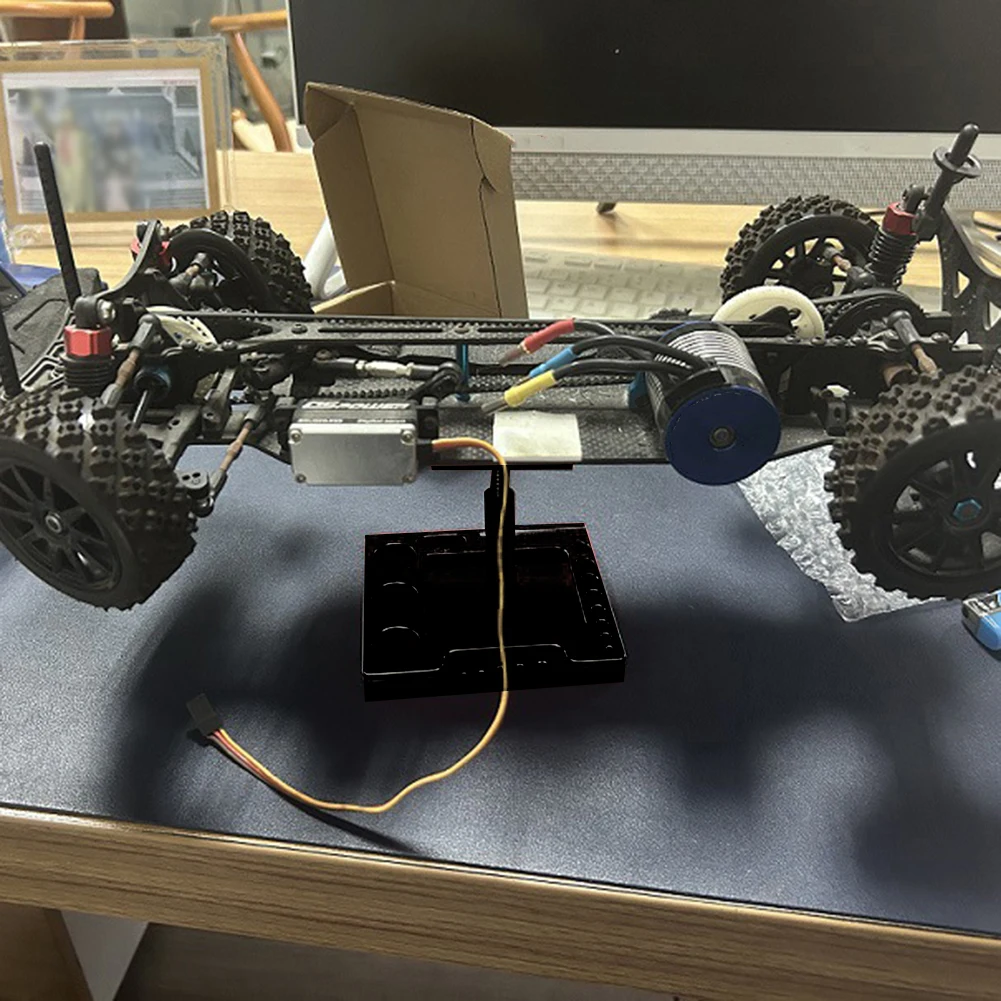 Рабочая станция для ремонта автомобилей с дистанционным управлением гусеничная