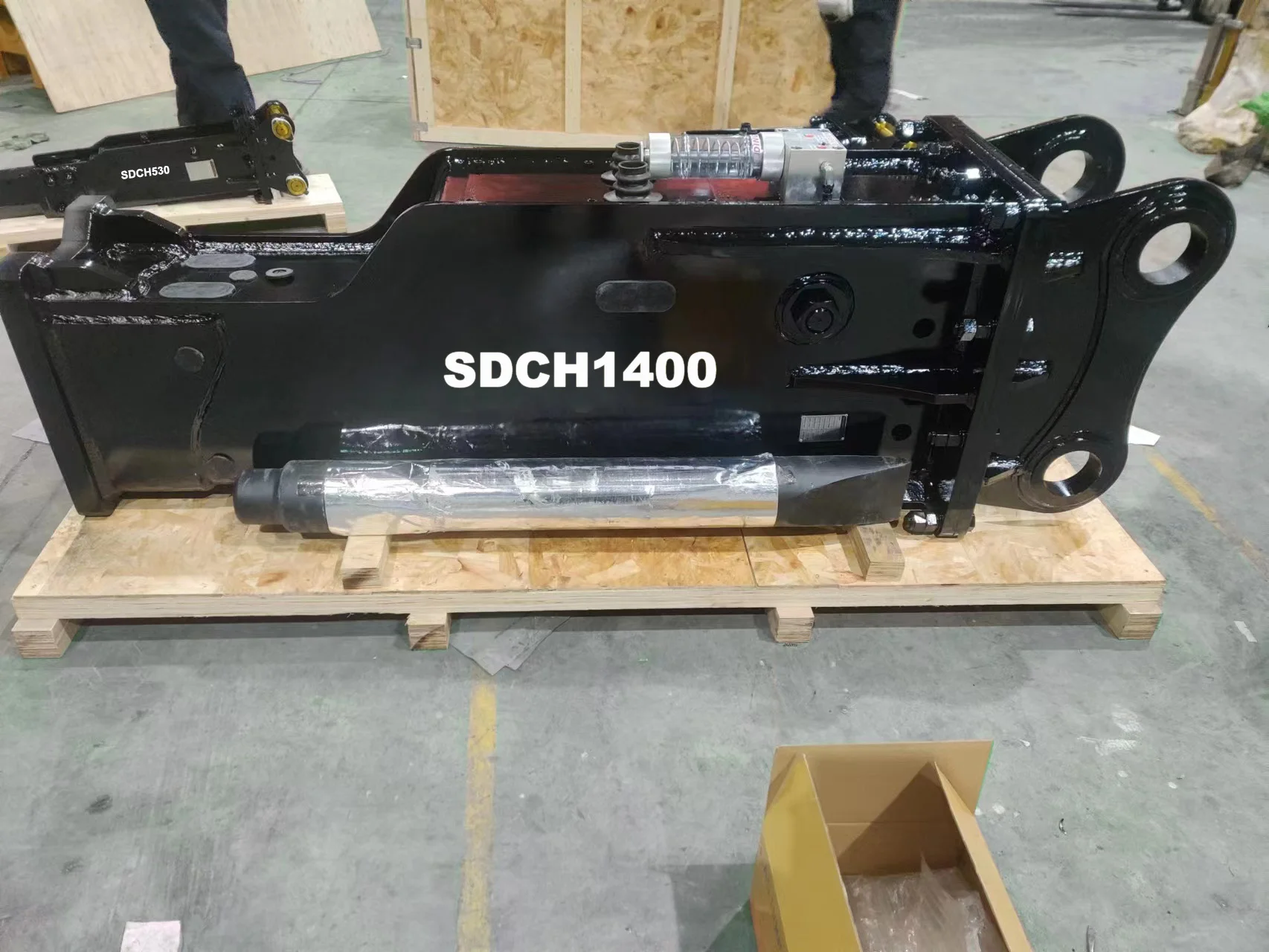 Фото Гидравлический молот-разрушитель SB81 Box Silenced, прямые поставки с завода, навесное оборудование для экскаваторов для разрушения твердых пород в горнодобывающей промышленности. №4