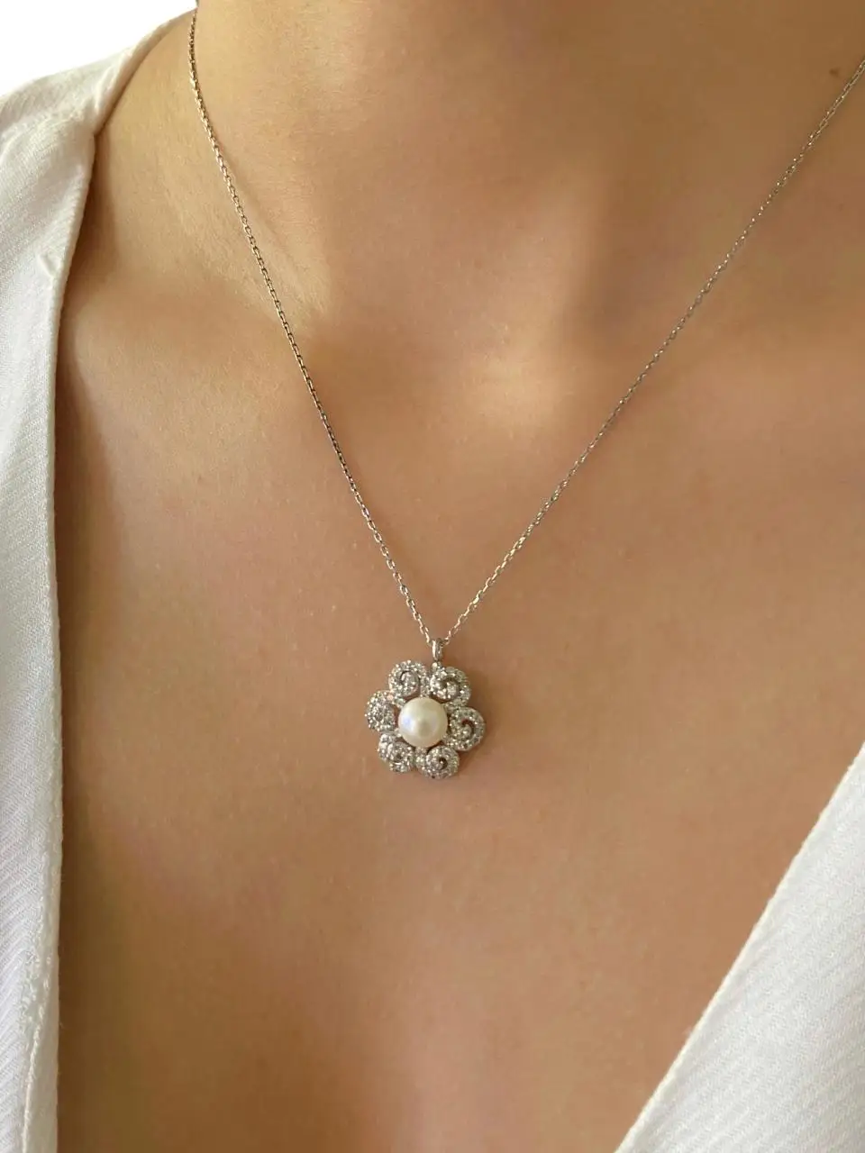 

Gold Model Elegant Pearl Sterling 925 Silver Pendant