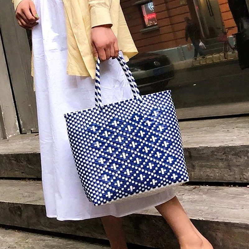 

Fashion Vegetable Basket Leisure Travel Holiday Large Shoulder Handbag Female Sen Hand Woven Bag