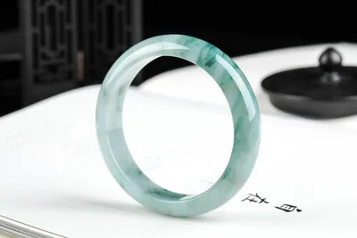 

Ювелирные изделия zheru, натуральный цвет, зеленые цветы из Мьянмы, двухцветный браслет 54 мм-62 мм, изысканный фотоэлемент, подарок для мамы