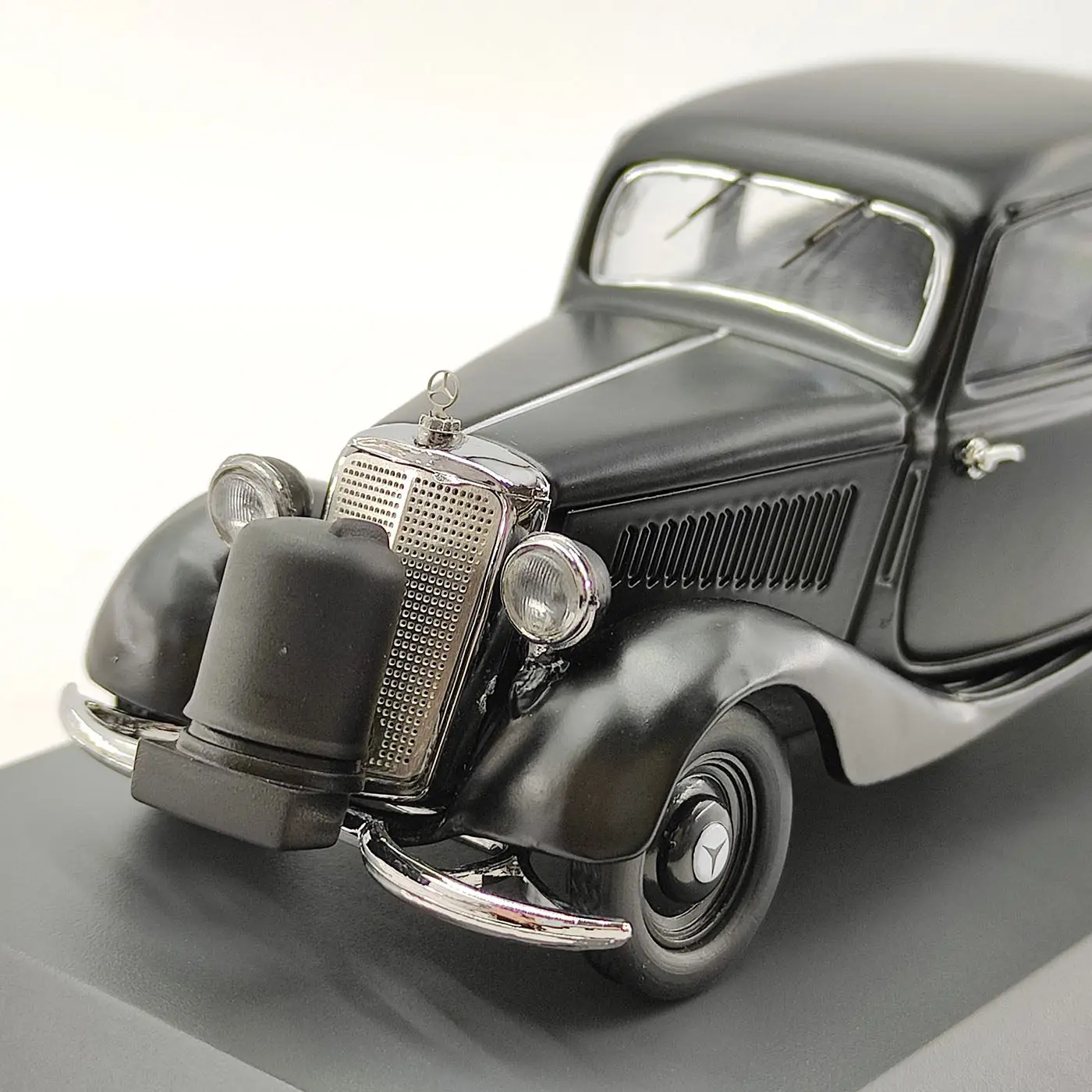 Фото Модель автомобиля SCHUCO 1:43, литая под давлением, из сплава, черный Mercedes-Benz 170 V, винтажная классическая модель, ностальгия, подарок для взрослых, сувенир, статическая модель для демонстрации №2