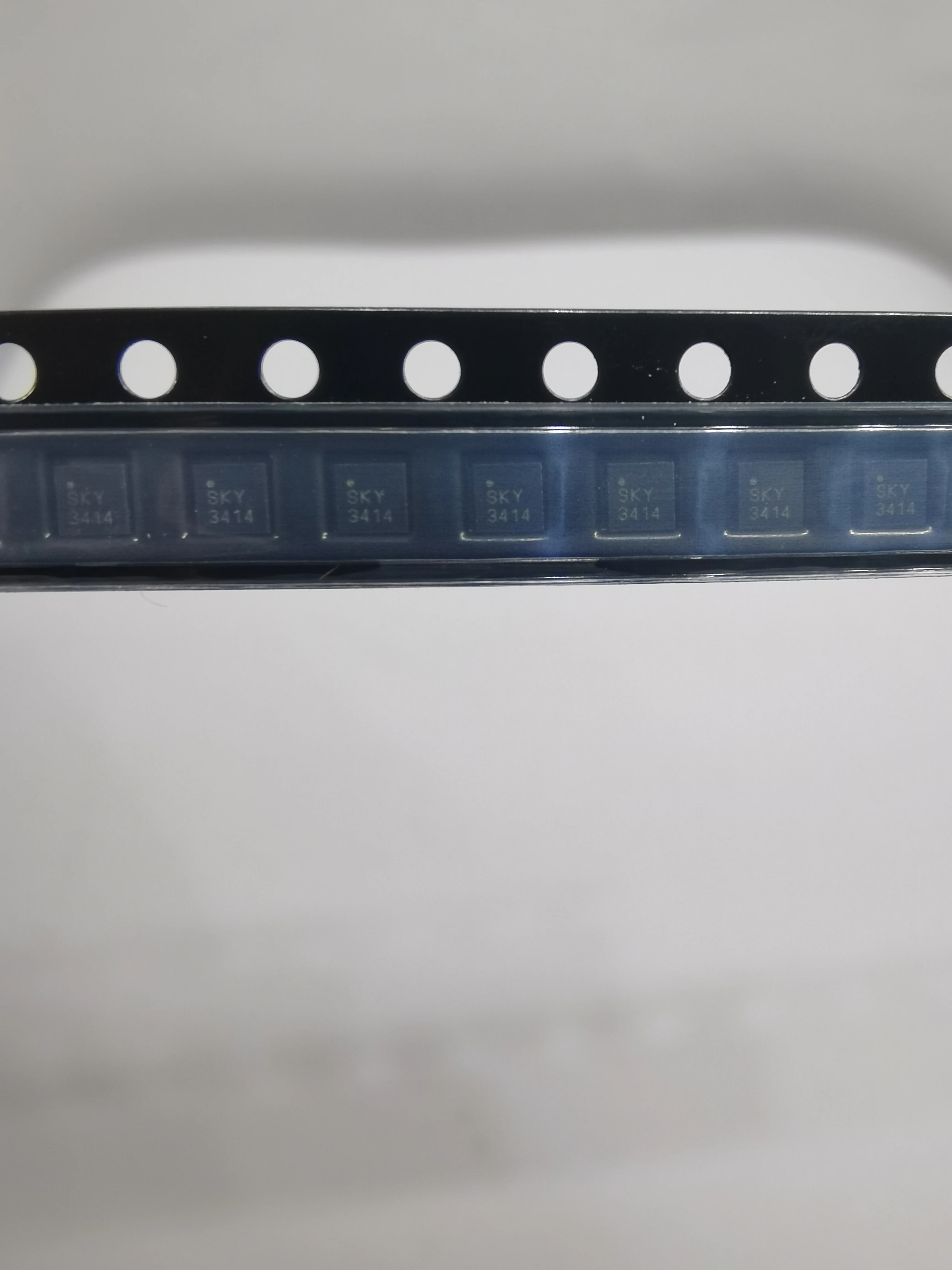 Новинка 100% 10 шт./лот SKY13414-485LF маркировка: SKY3414 IC RF SWITCH SP4T 3 ГГц QFN-14 STOCK |