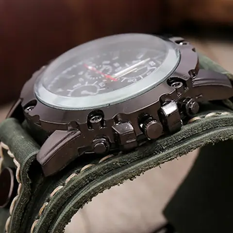 Мужские кварцевые часы с широким ремешком из искусственной кожи