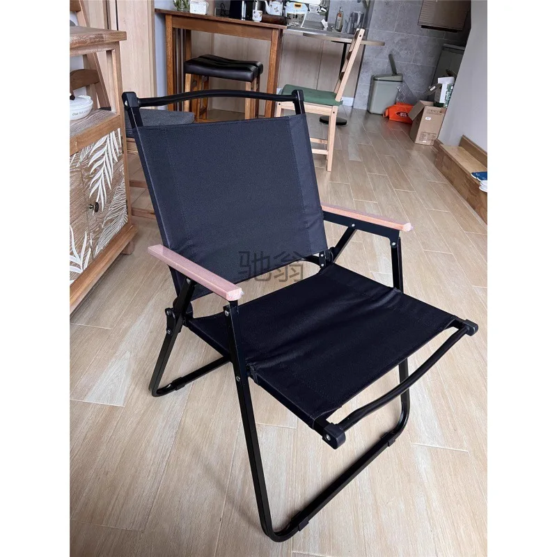 На улице просто и удобно легко носить с собой складные стулья Повседневная