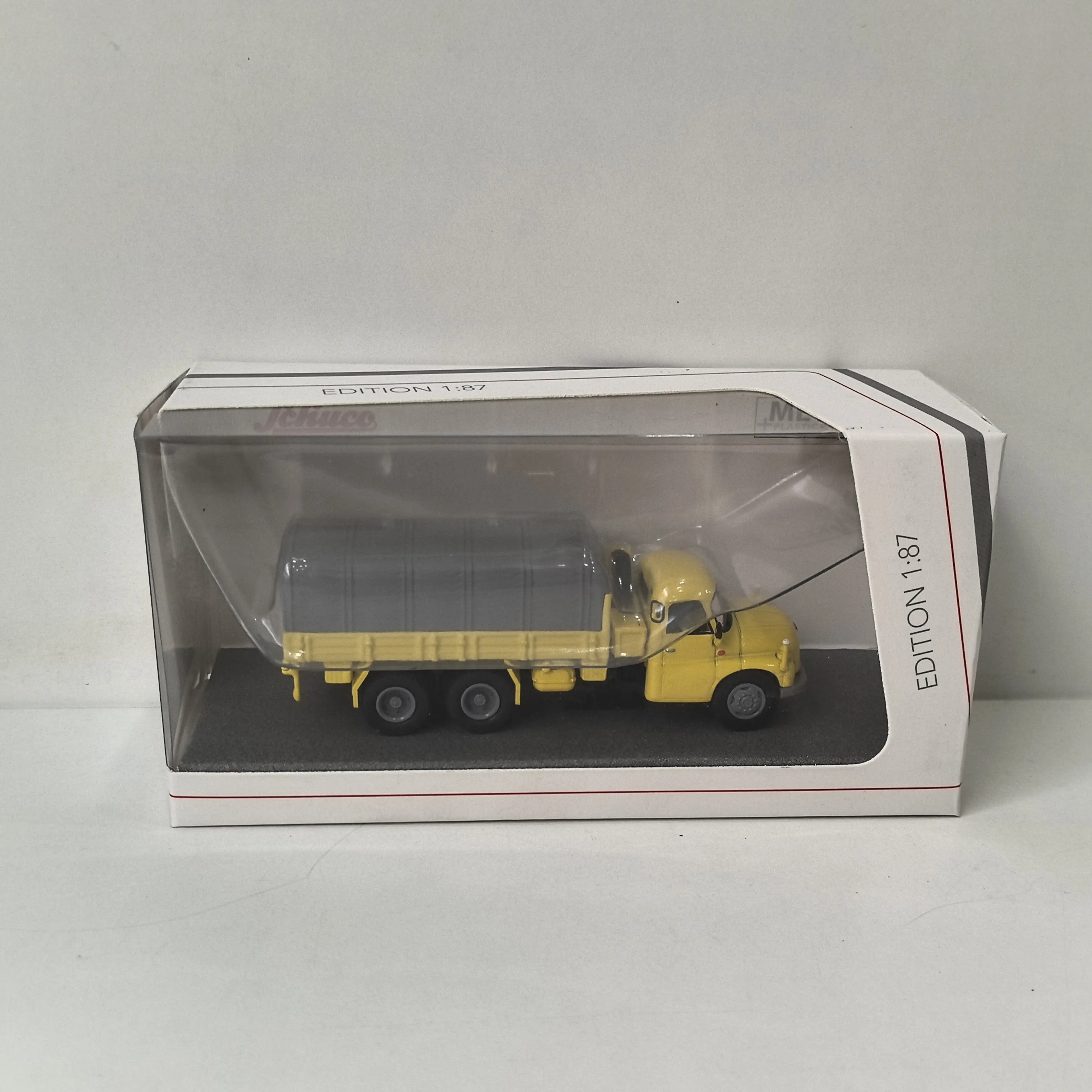 Металлическая модель автомобиля Tatra T138 в масштабе 1:87 (серия Diecast SCHUCO) (art.: 3920dc0ca2e5f) - 3920dc0ca2e5f