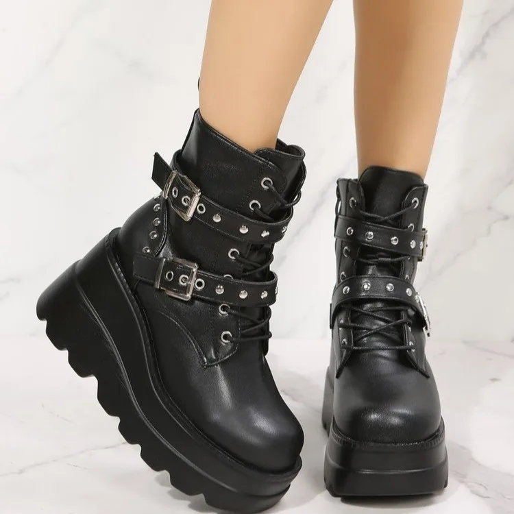 

2023 New High Top Women Boots Rivet Punk Style Motorcycle Boots Platform Heels Fashion Half Boots Metal Decoration Casual Shoes