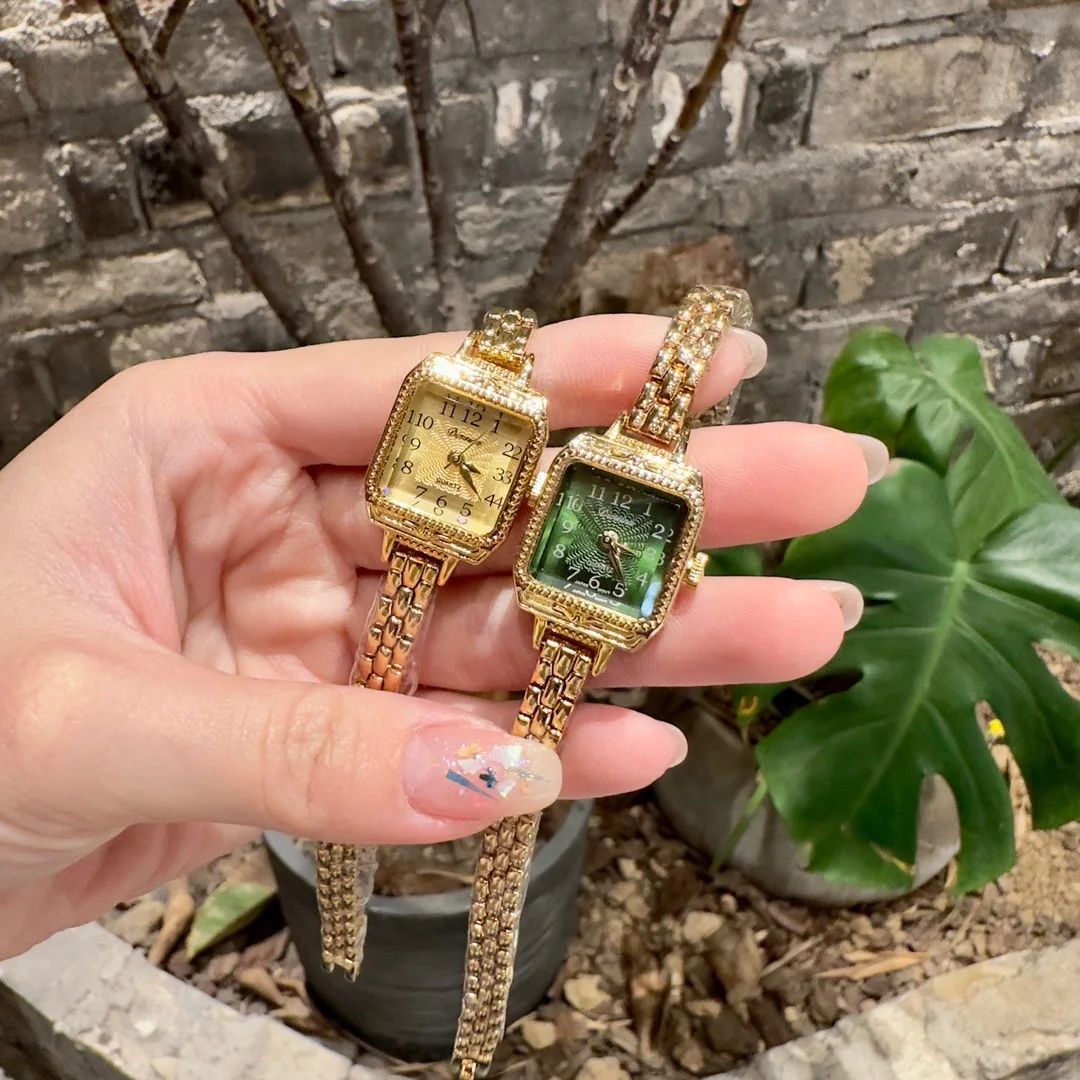 Rome Vintage Women's Small Gold Watch Light Luxury Fashion Niche Women's Watch Casual Elegant High Quality Emerald Wristwatch