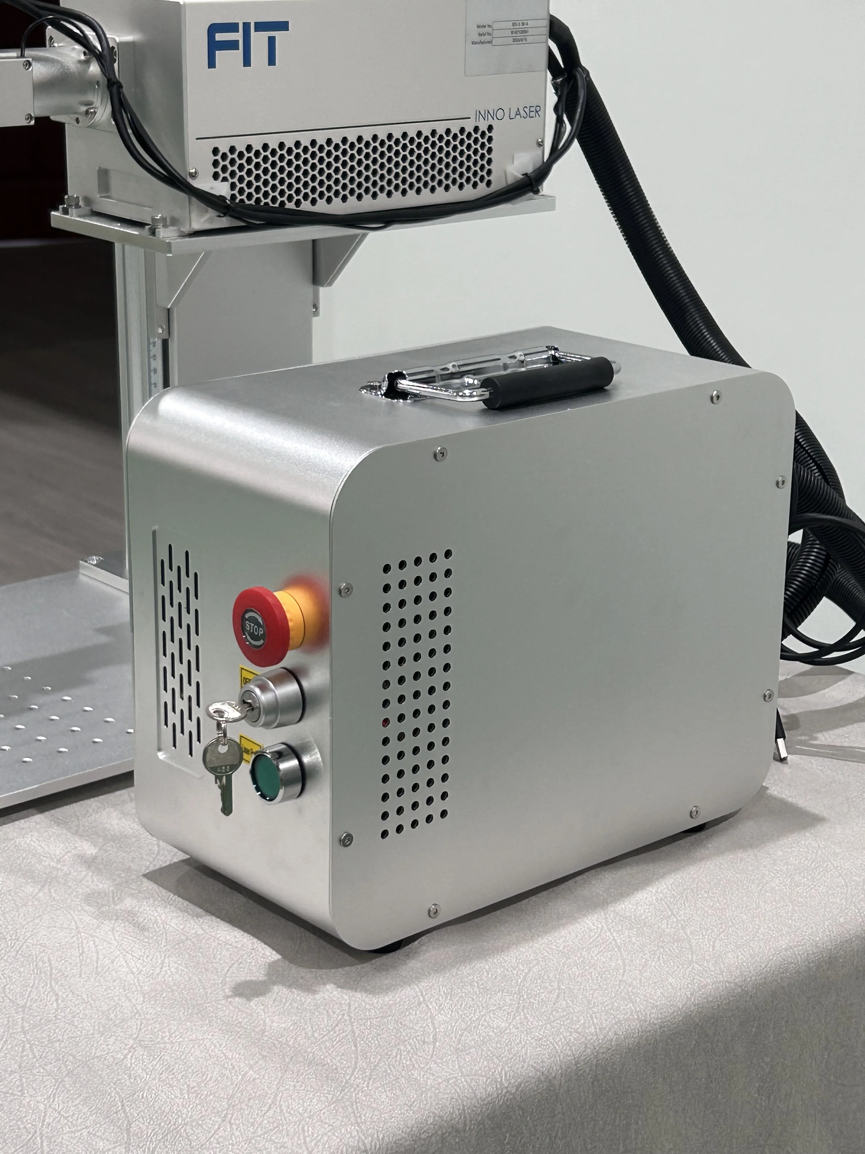 3W 5W УФ-лазерная маркировочная машина с воздушным охлаждением для металла стекла